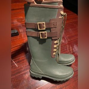 Tory Burch Rain boots!